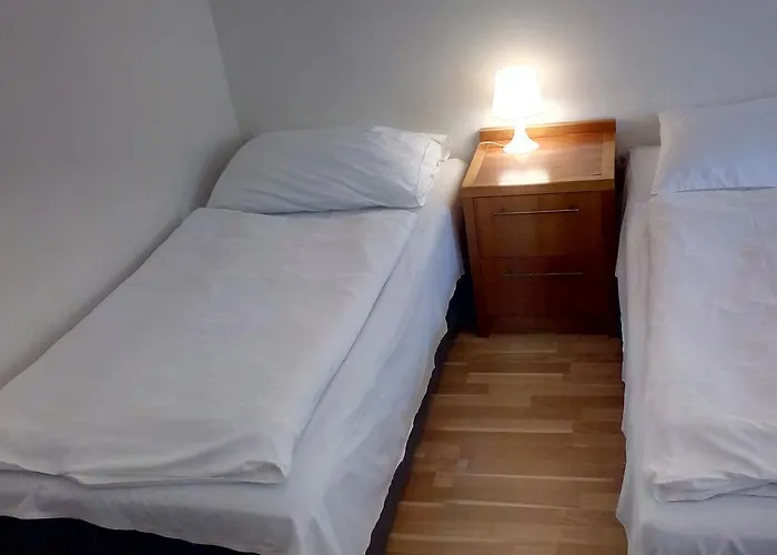 Hotel City *