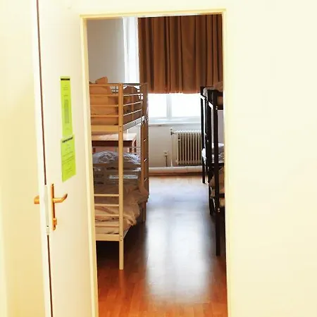 Hotel City *